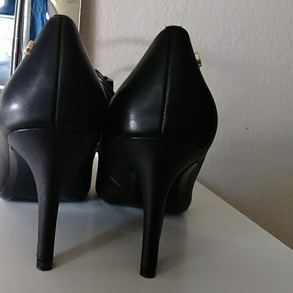 Heals - Picture 3 of 4